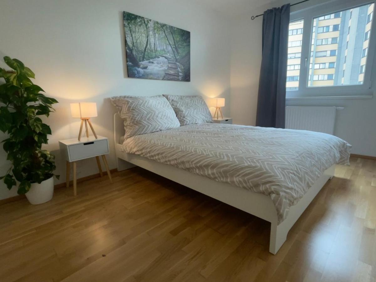 55 M2 Stylish Apartment With Balcony & Parking Wenen Buitenkant foto