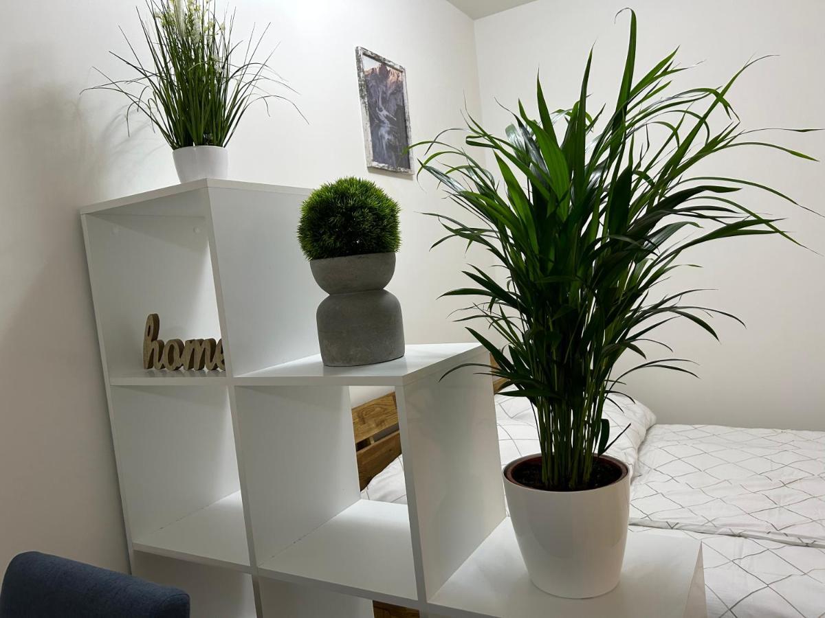 55 M2 Stylish Apartment With Balcony & Parking Wenen Buitenkant foto