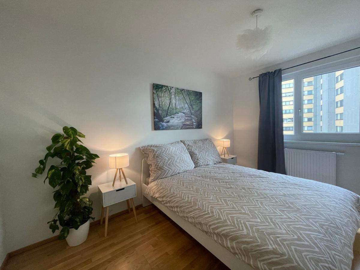 55 M2 Stylish Apartment With Balcony & Parking Wenen Buitenkant foto