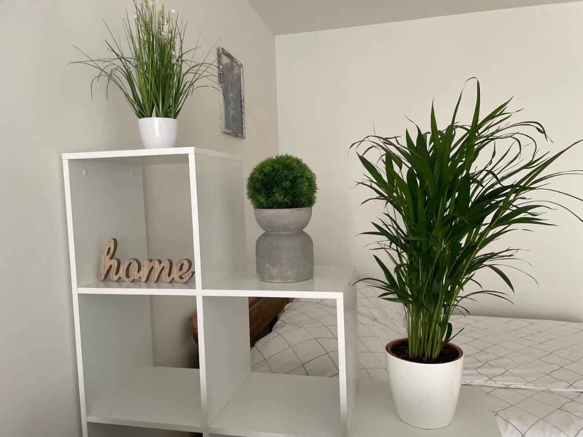 55 M2 Stylish Apartment With Balcony & Parking Wenen Buitenkant foto